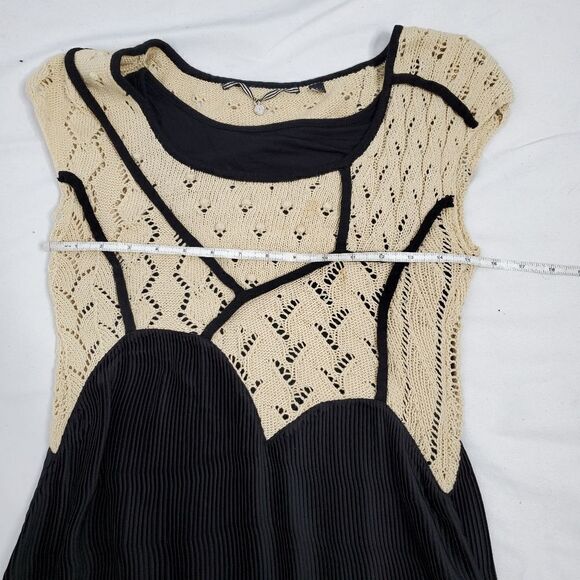 ANTHROPOLOGIE Knitted & Knotted stark silhouette pleated dress S - Picture 5 of 12
